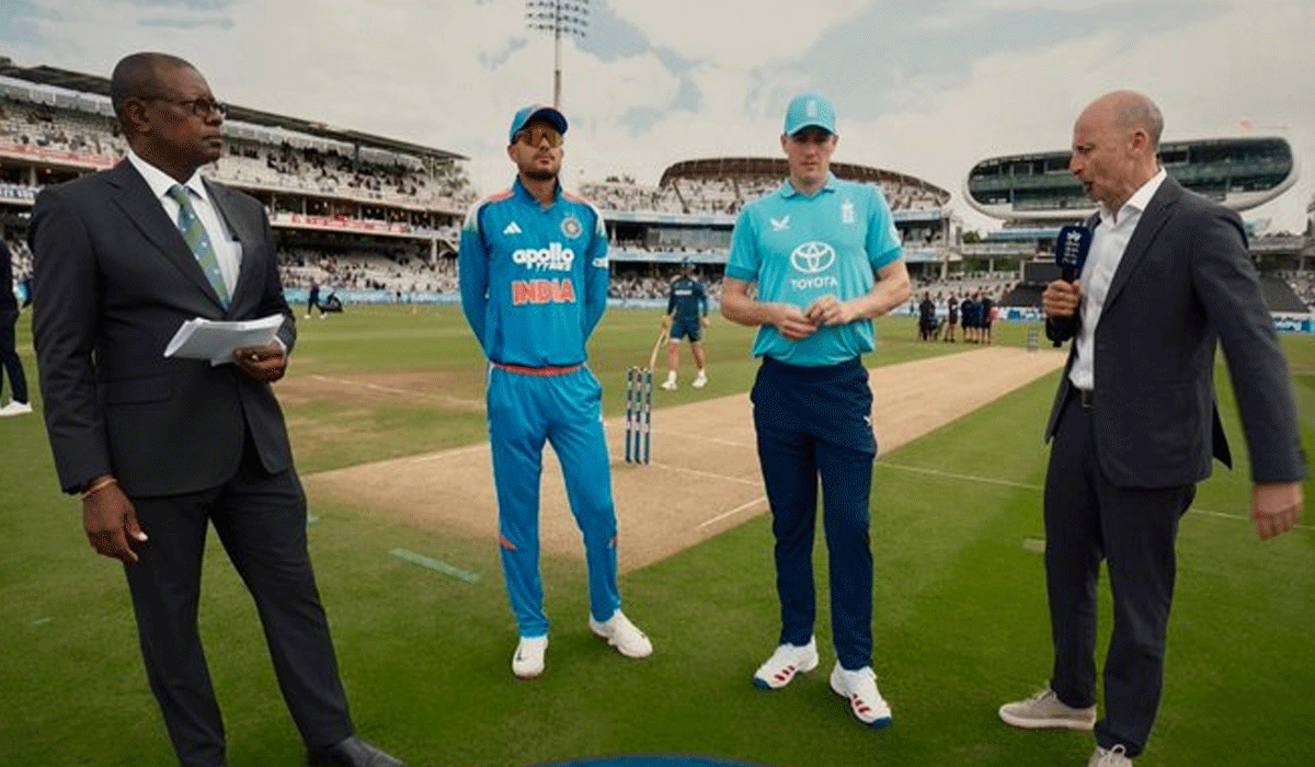 3rd ODI: Bumrah misses out as England opt to bat first in series decider