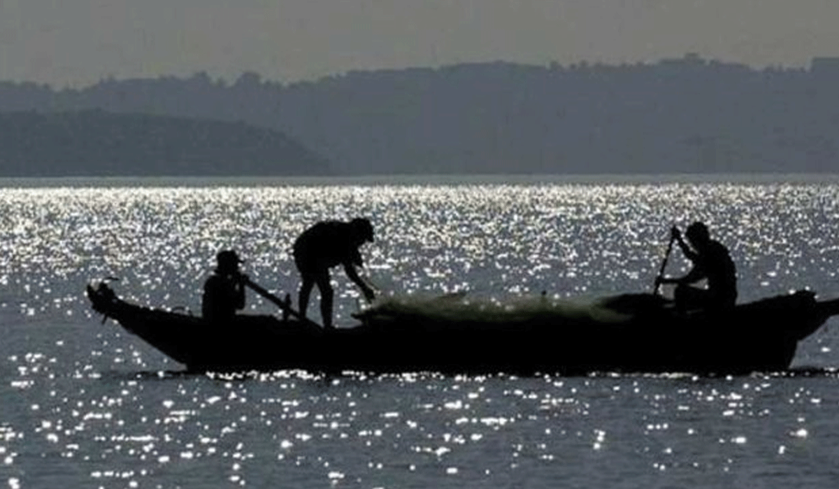 Nine Indian fishermen arrested by Sri Lankan Navy; trawler seized