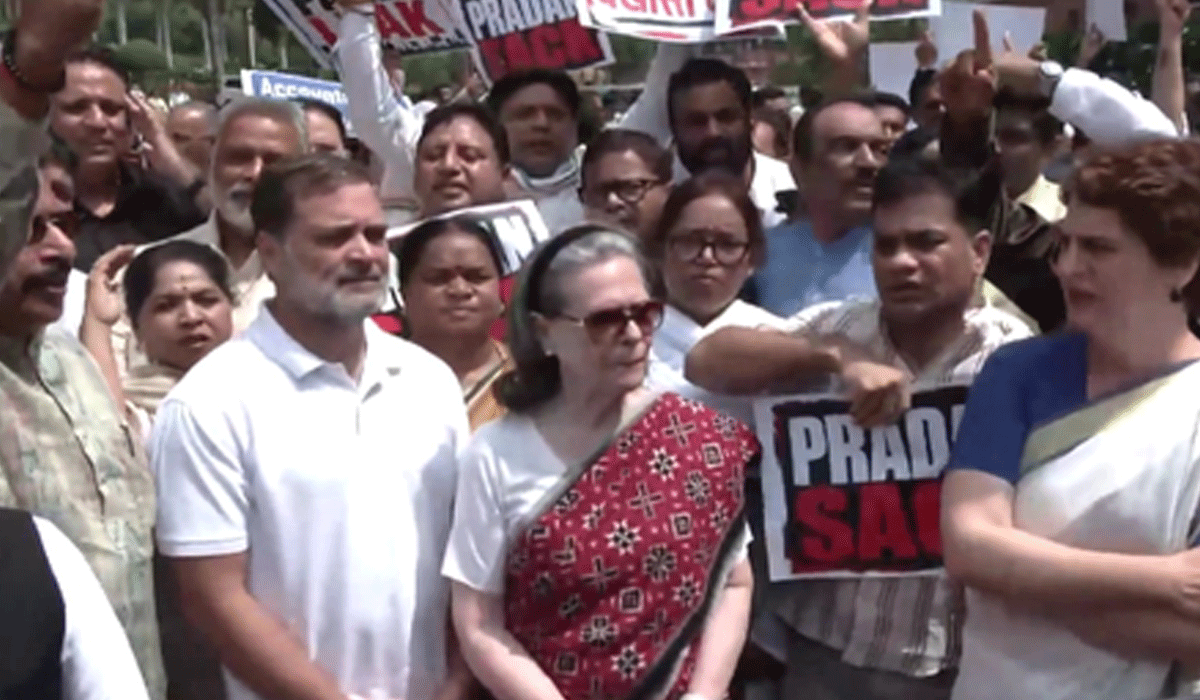 Opposition protests on Parliament premises, reiterates demand for Pradhan's resignation