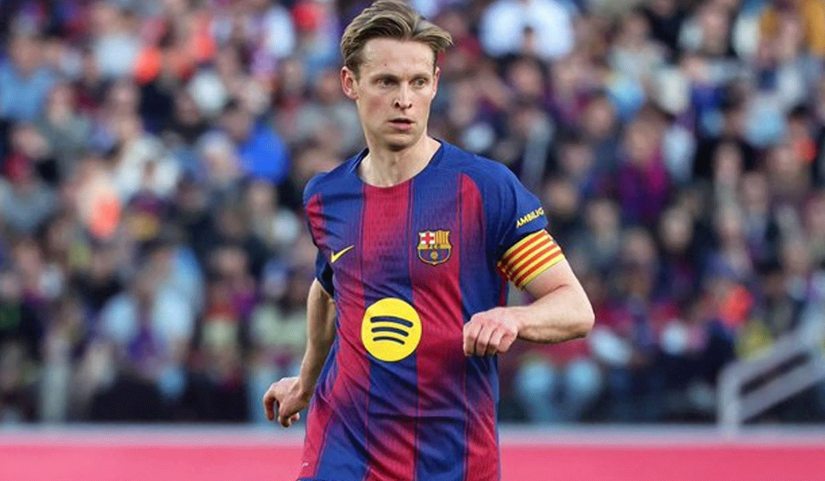Barcelona's De Jong faces months out after World Cup knee injury