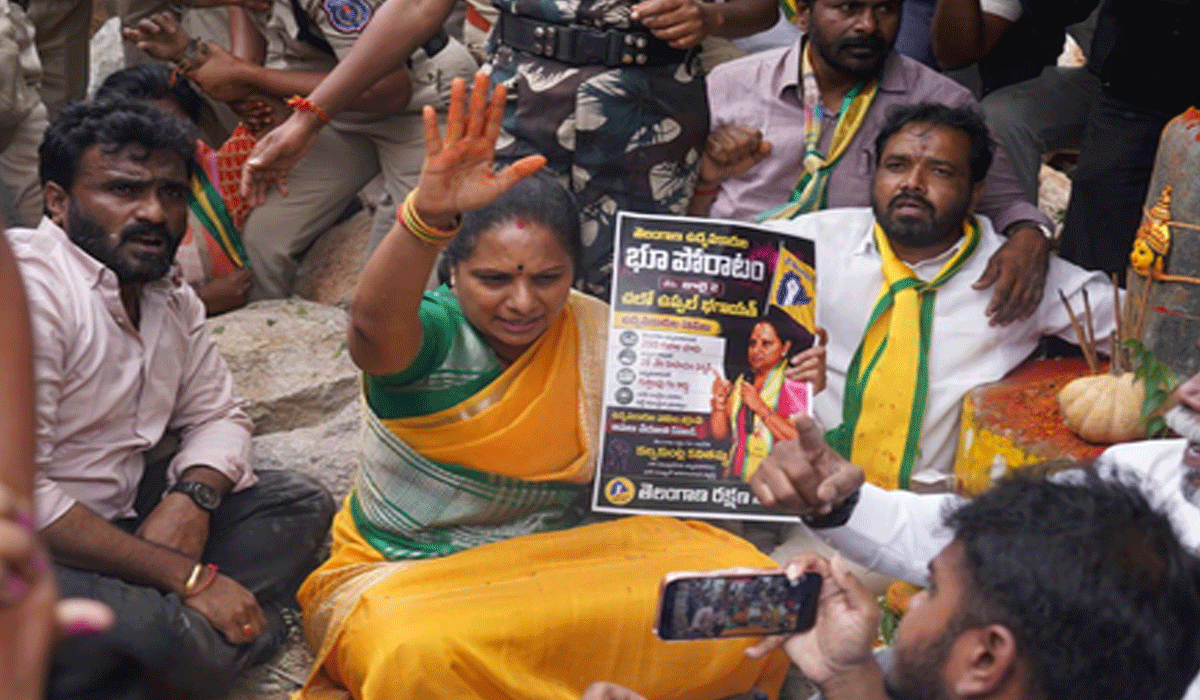 Kavitha detained during protest demanding land for Telangana martyrs’ families
