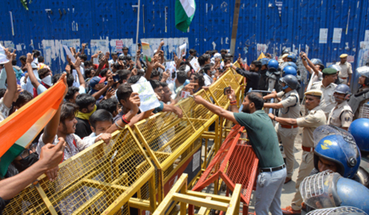 Bihar Bandh: Tension in Siwan as protesters clash with police
