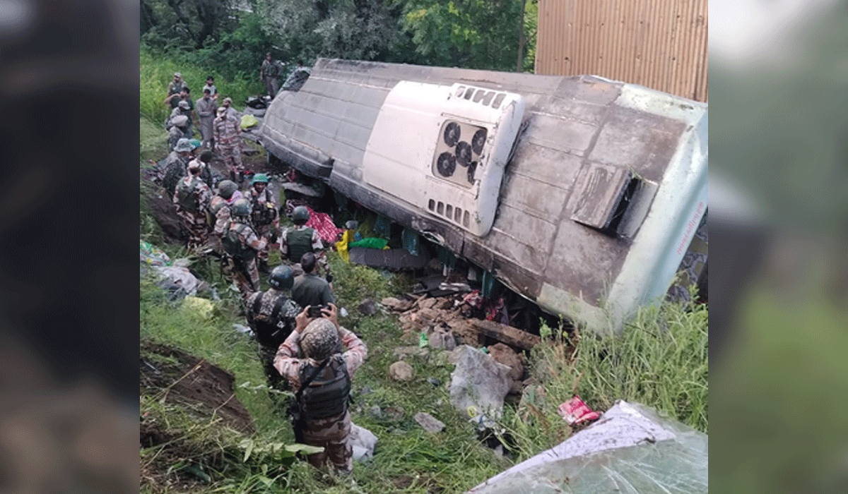 30 injured as bus carrying Amarnath Yatris skids off road in J&K’s Ganderbal