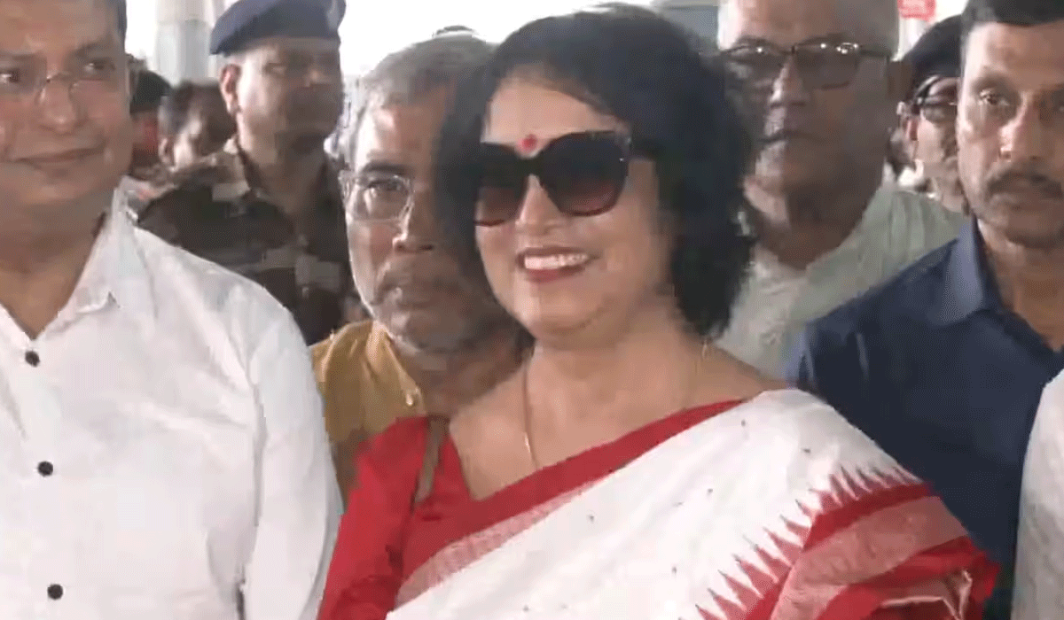 Taslima Nasrin returns to Kolkata after being forced to leave 19 years ago