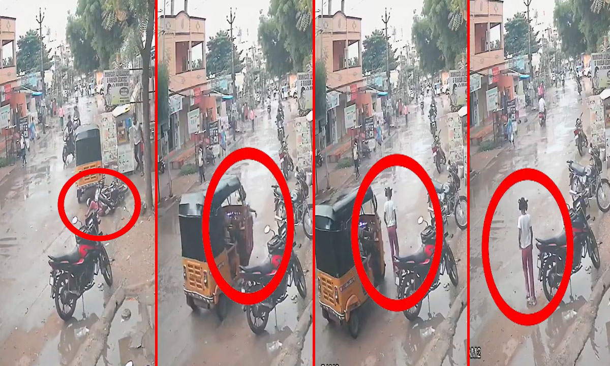 11-Year-Old Girl Critically Injured After Speeding Autorickshaw Hits Her in Narsingi; Driver Arrested: Video