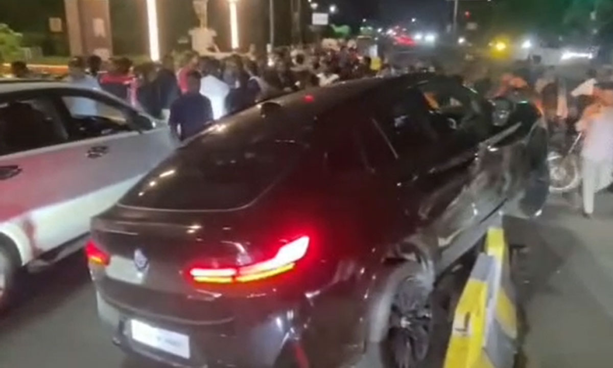 Speeding BMW Mounts Divider on Hyderabad’s KBR Park Road, Driver Taken into Custody; Police Register Case