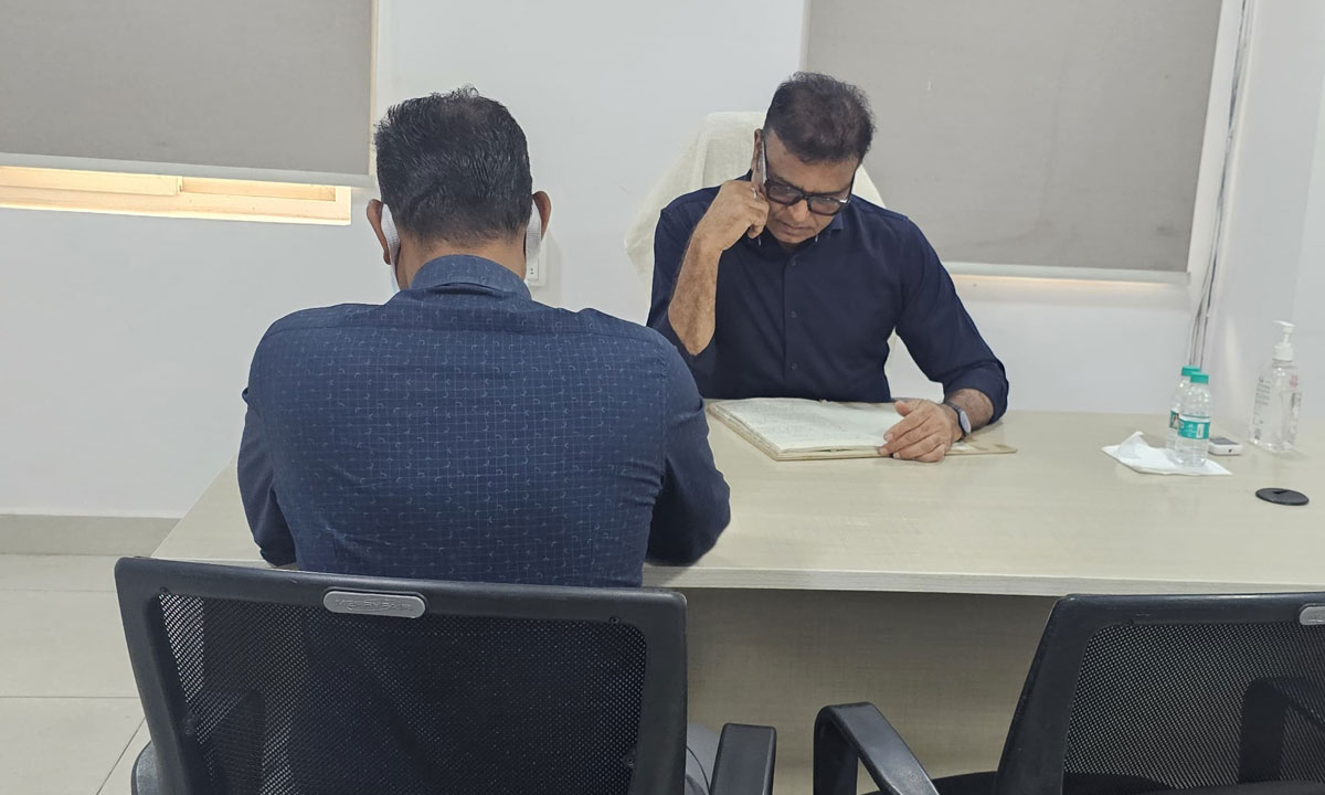 Hyderabad Additional CP M. Srinivasulu Conducts Surprise Inspection at Cyber Crimes Police Station, Reviews Cyber Crime Laboratory