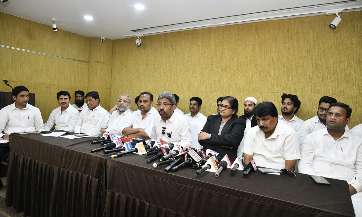 Advocate Khwaja Moizuddin Murder Case: Telangana Lawyers Demand Special Investigation Officer, Arrest of Three Absconding Accused