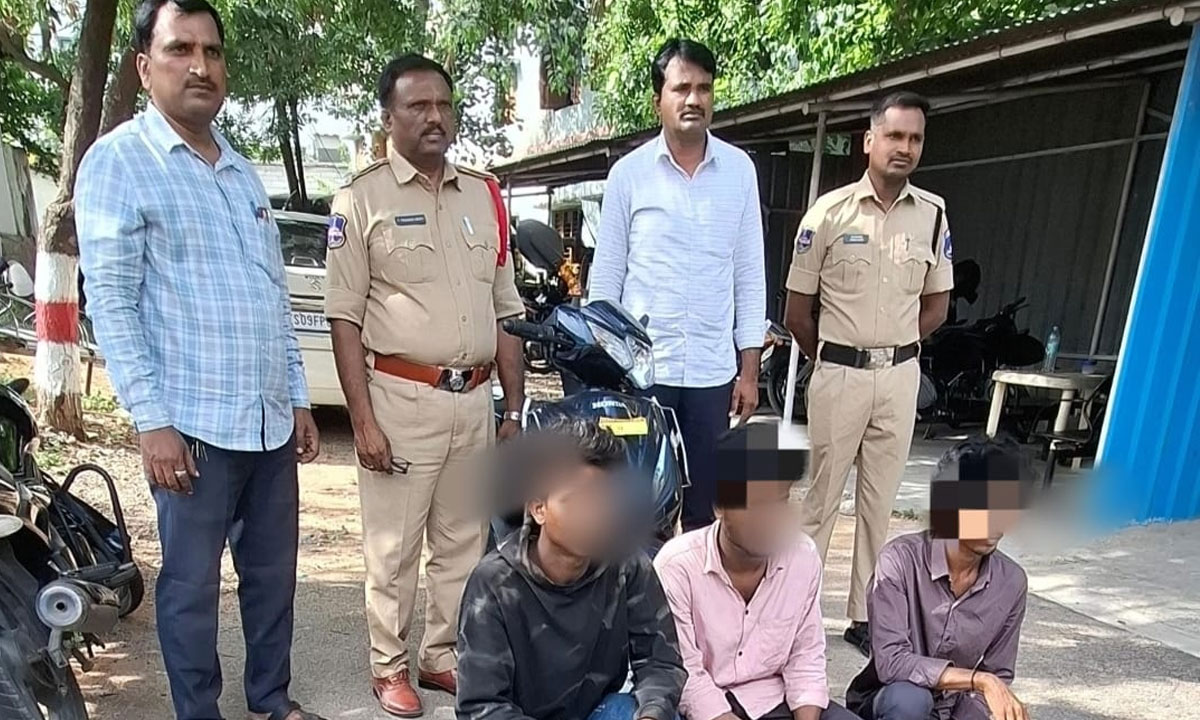 Mailardevpally Police Arrest Three in Robbery Case, Recover VIVO Phone, Rs 1,200 Cash and Activa Scooter