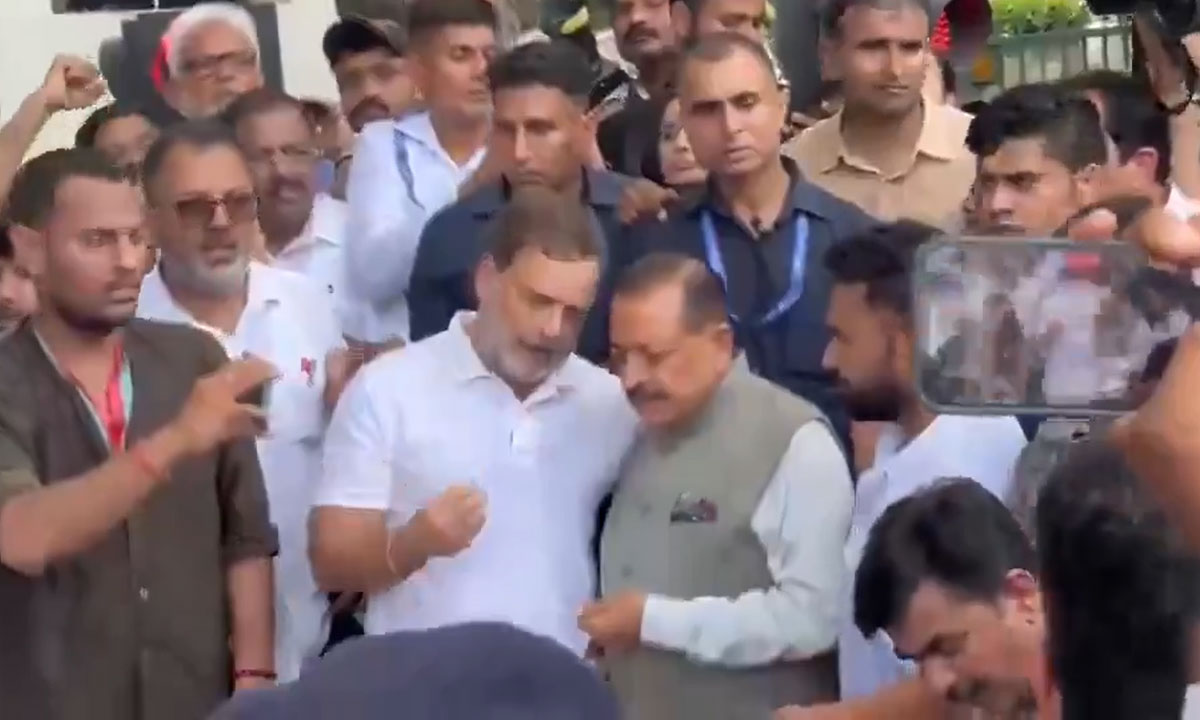 Minister of State Jitendra Singh Meets Rahul Gandhi as Congress Protests Outside PM’s Residence Over Paper Leaks