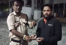 Hyderabad: RTC Vigilance OSG Constable S.D. Noor Mohammad Returns 15 Tolas to Passenger at Mehdipatnam