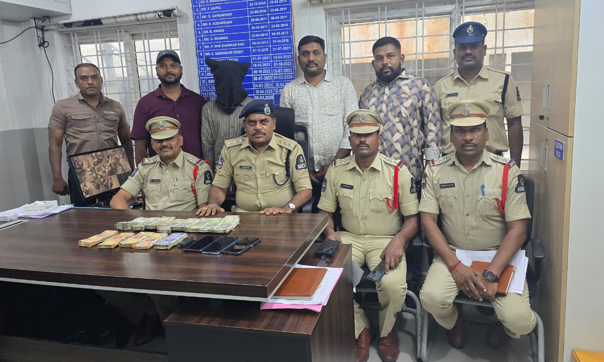 Sultan Bazar Police Arrest Previous Offender in ₹5.50 Lakh Servant Theft, Recover ₹5,04,900 Cash
