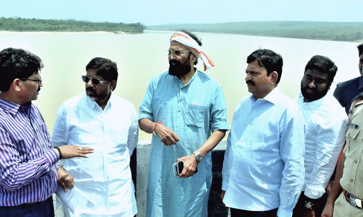 Uttam Kumar Reddy Orders Faster Devadula Works, Releases Rs 146 Crore; Project Targeted for Completion by December 2027