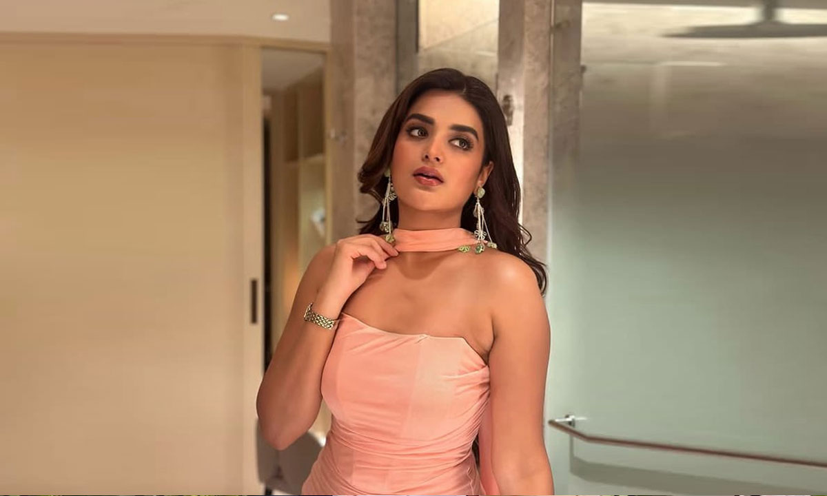 Actress Nidhhi Agerwal Appears Before ED in Betting App Promotion Case