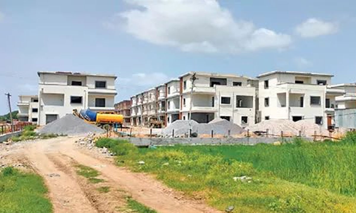 HYDRAA Action Only for Those Who Don’t Pay Commissions? Questions Raised Over Villa Project Near Dundigal Cheruvu