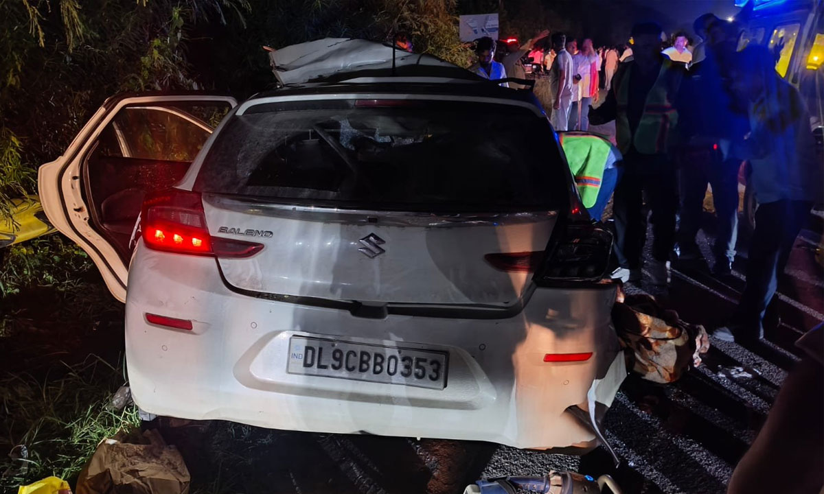 Four killed in head-on car-truck collision on Yamuna Expressway in Greater Noida
