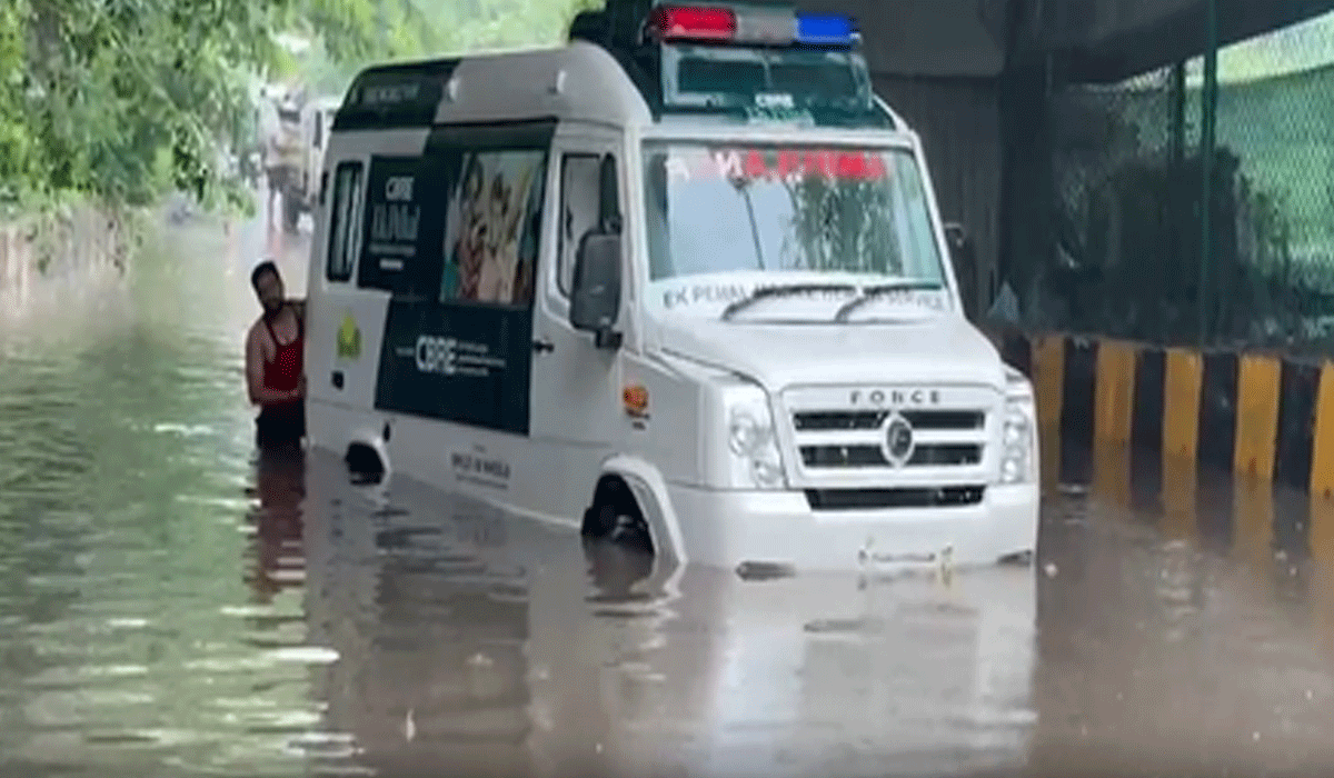 Heavy rain triggers waterlogging, traffic congestion across Delhi-NCR; IMD issues red alert