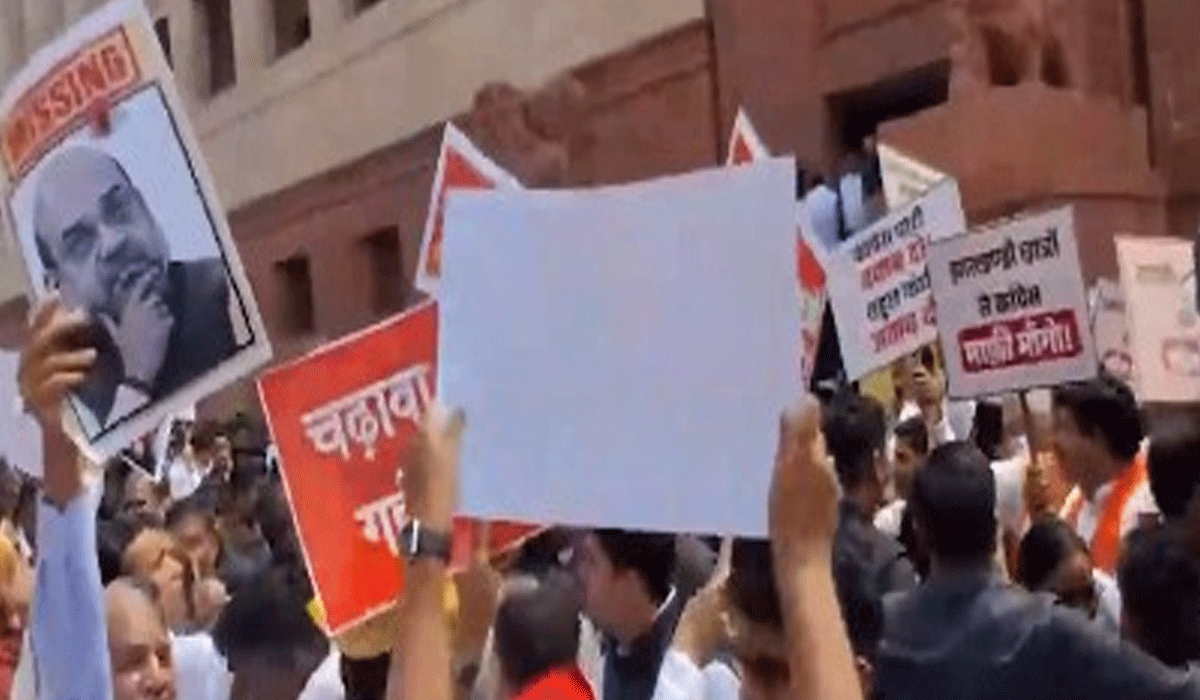 NDA, Opposition stage protests against each other on last day of Monsoon Session in Parliament complex