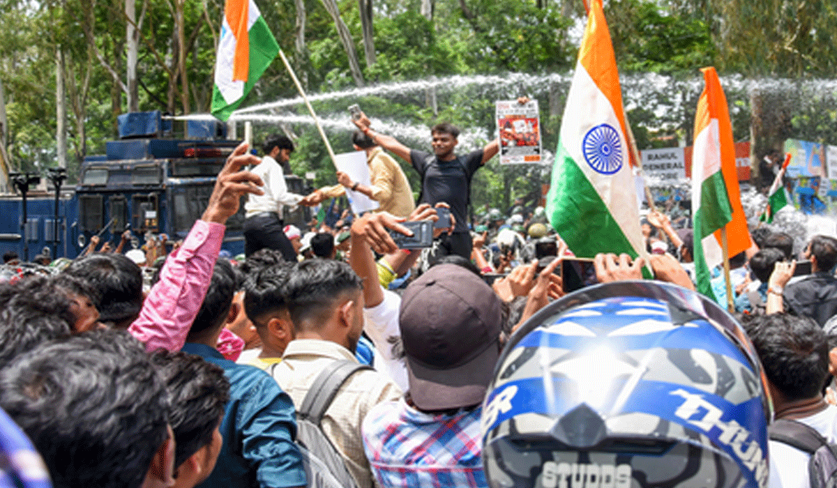 FIR against 600 protesters for violence during Assembly 'gherao' in Ranchi