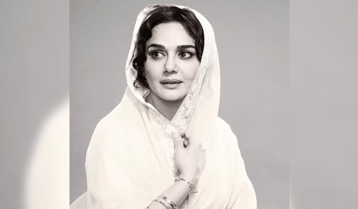 Preity Zinta drops a picture from her look test for Hamida from 'Batwara 1947'