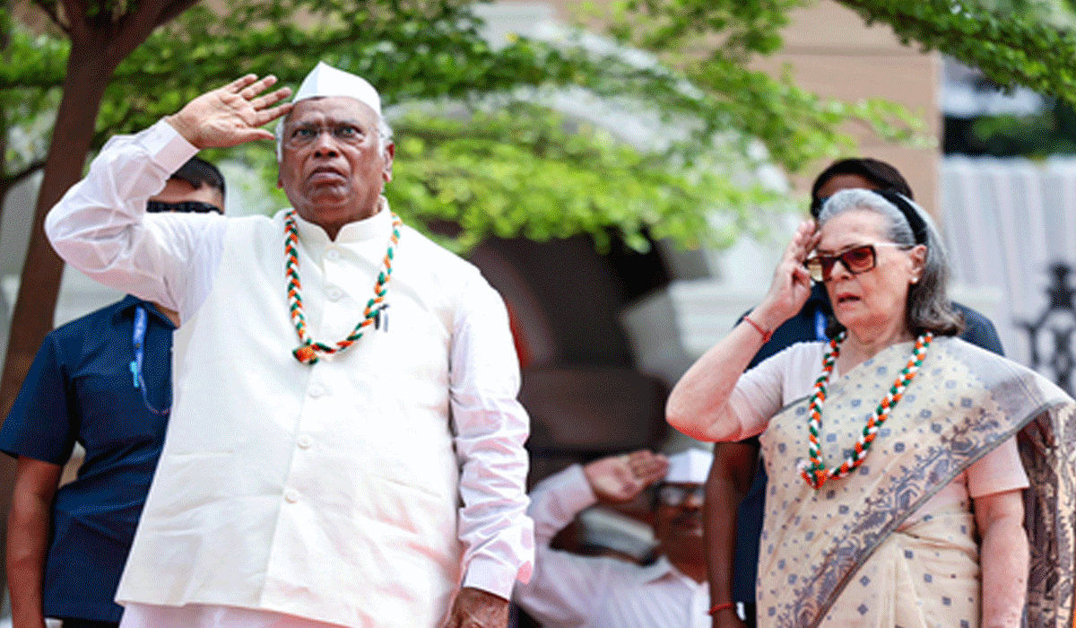 BJP slams Congress for 'utter disrespect' of Vande Mataram, demands apology