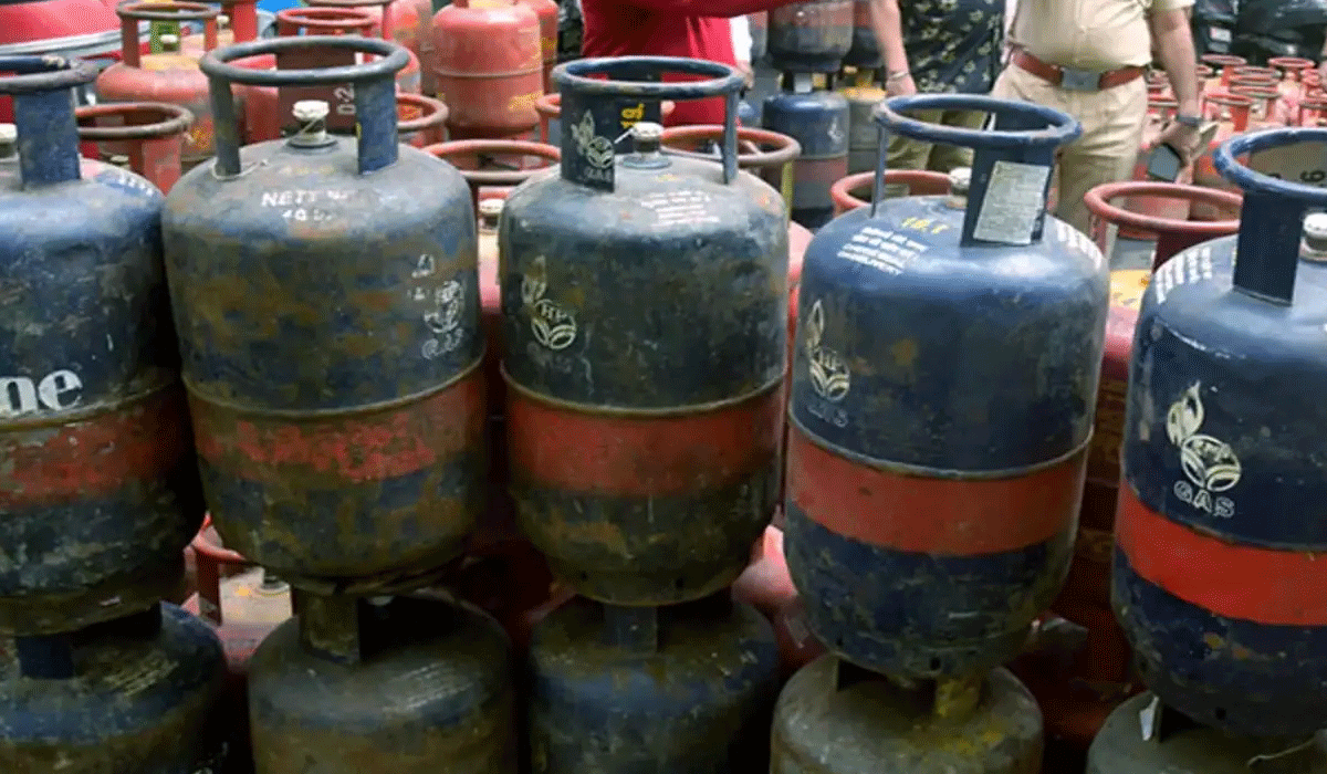 OMCs cut commercial LPG cylinder prices by over Rs 200
