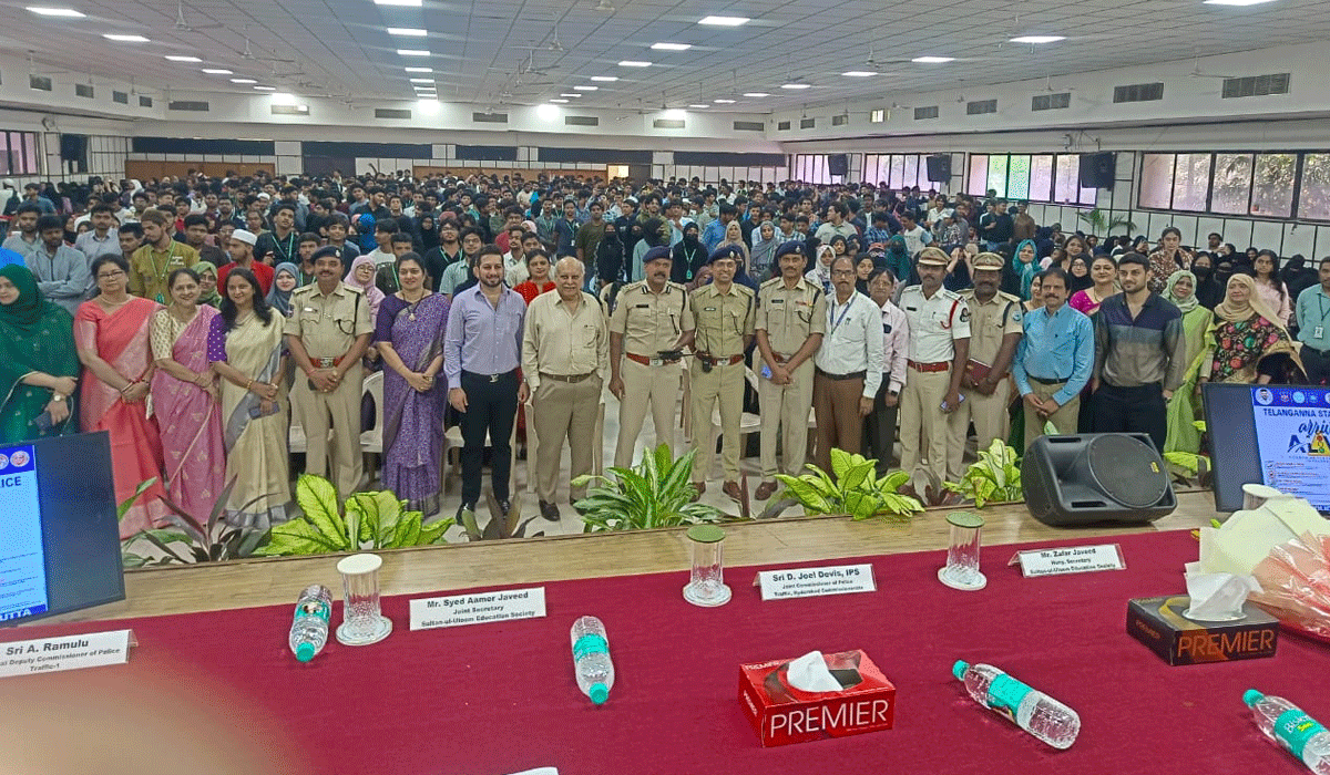 Sultan-ul-Uloom Education Society in association, Telangana State Traffic Police conducted Traffic Awarenes Program.