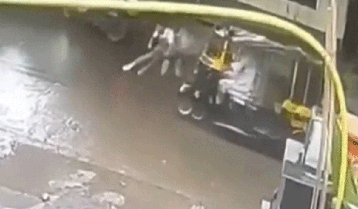 15-Year-Old Girl Injured in Hit-and-Run Near Mithibai College in Mumbai’s Juhu; Video Viral