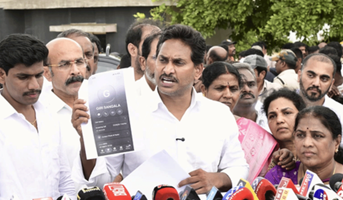 Jagan accuses Naidu govt of weakening education in Andhra government schools