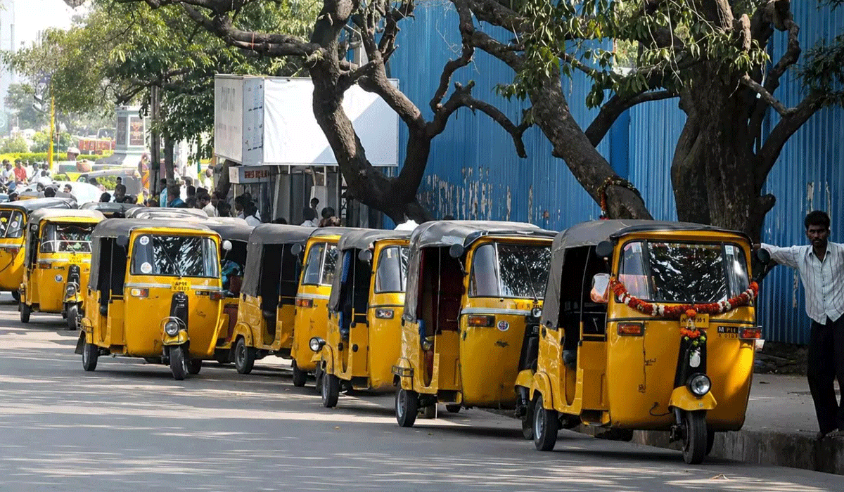 Telangana Transport Strike: Autos, Cabs and School Vans to Stay Off Roads from Monday