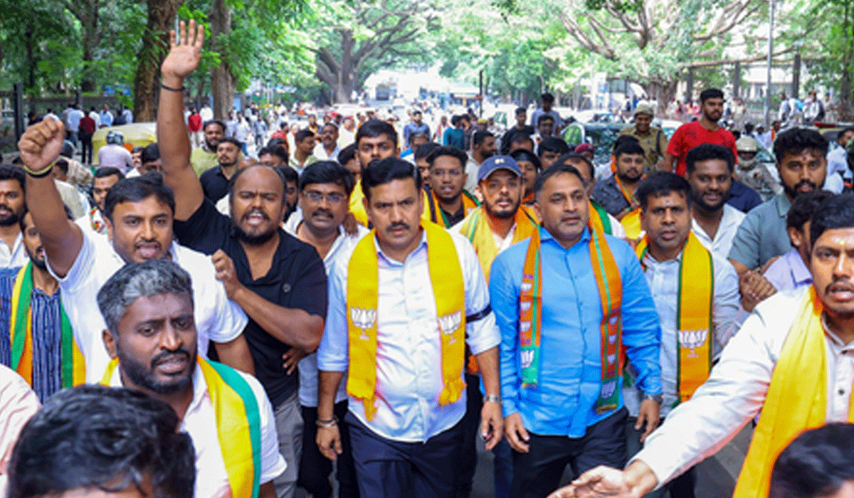 Amid Nagendra resignation rumours, BJP steps up attack on Karnataka govt