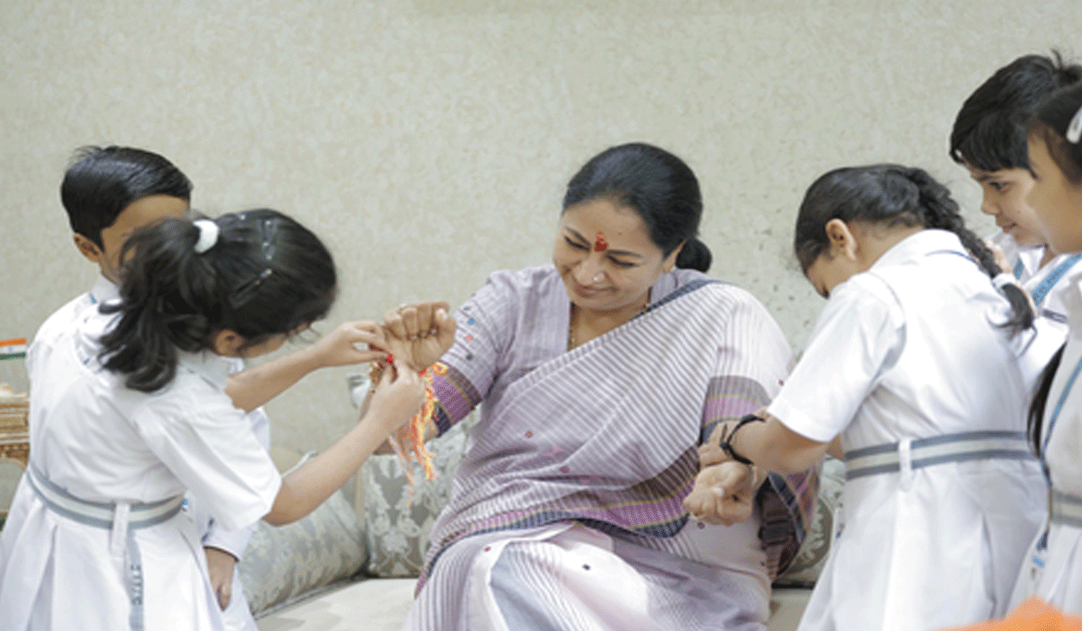 Delhi CM Rekha Gupta celebrates Raksha Bandhan with schoolgirls