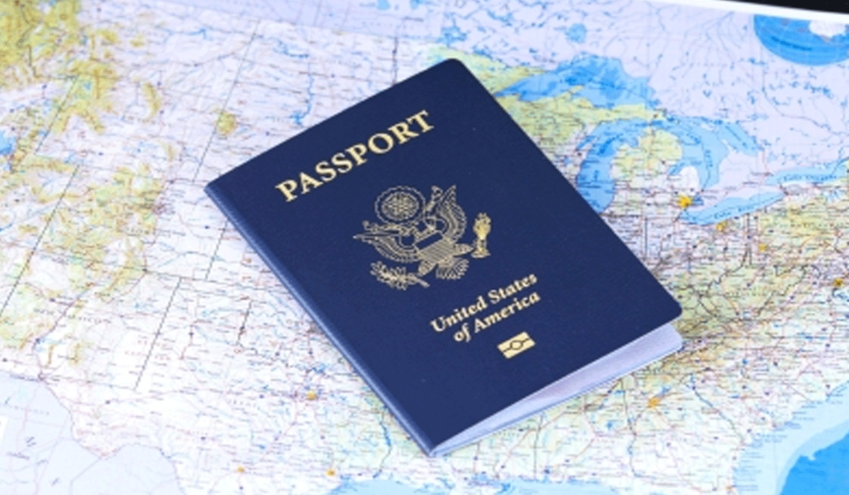 US plans online passport renewal abroad