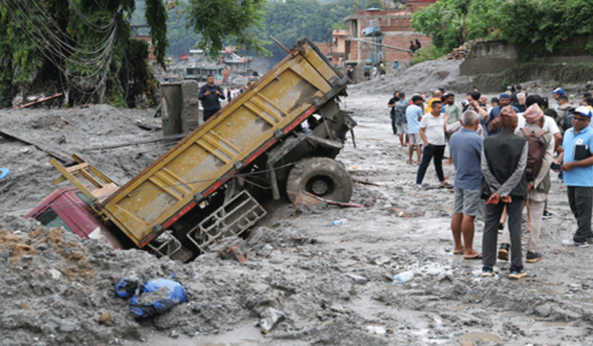 Nepal floods: Death toll crosses 900 mark as 4,247 people remain out of contact