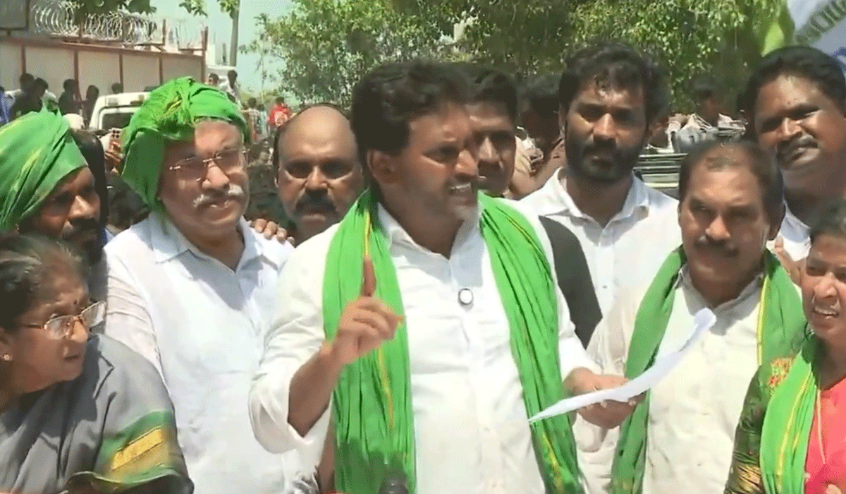Jagan slams Andhra govt, accuses TDP of apathy towards tobacco farmers