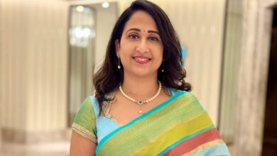 YouTuber Nandan Appears Before Ibrahimpatnam Police, Seeks Husband’s Custody