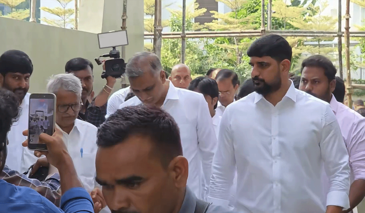 KTR Hosts Breakfast Meeting with BRS MLAs After Assembly Suspensions