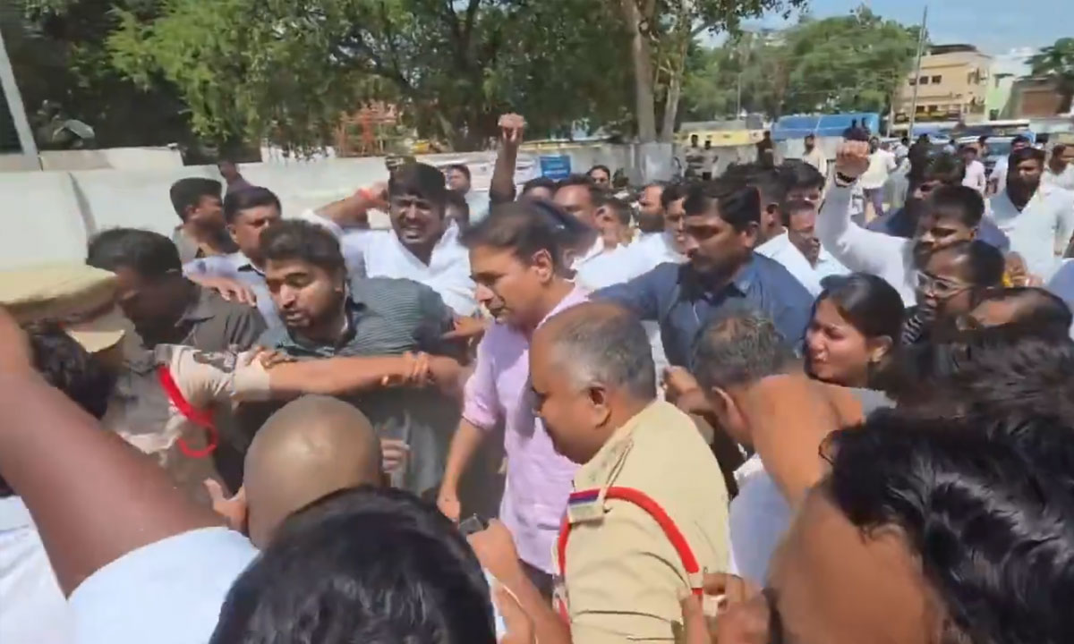 High Tension at Boyinapalli and Jawahar Nagar Police Stations as BRS Workers Protest Arrests