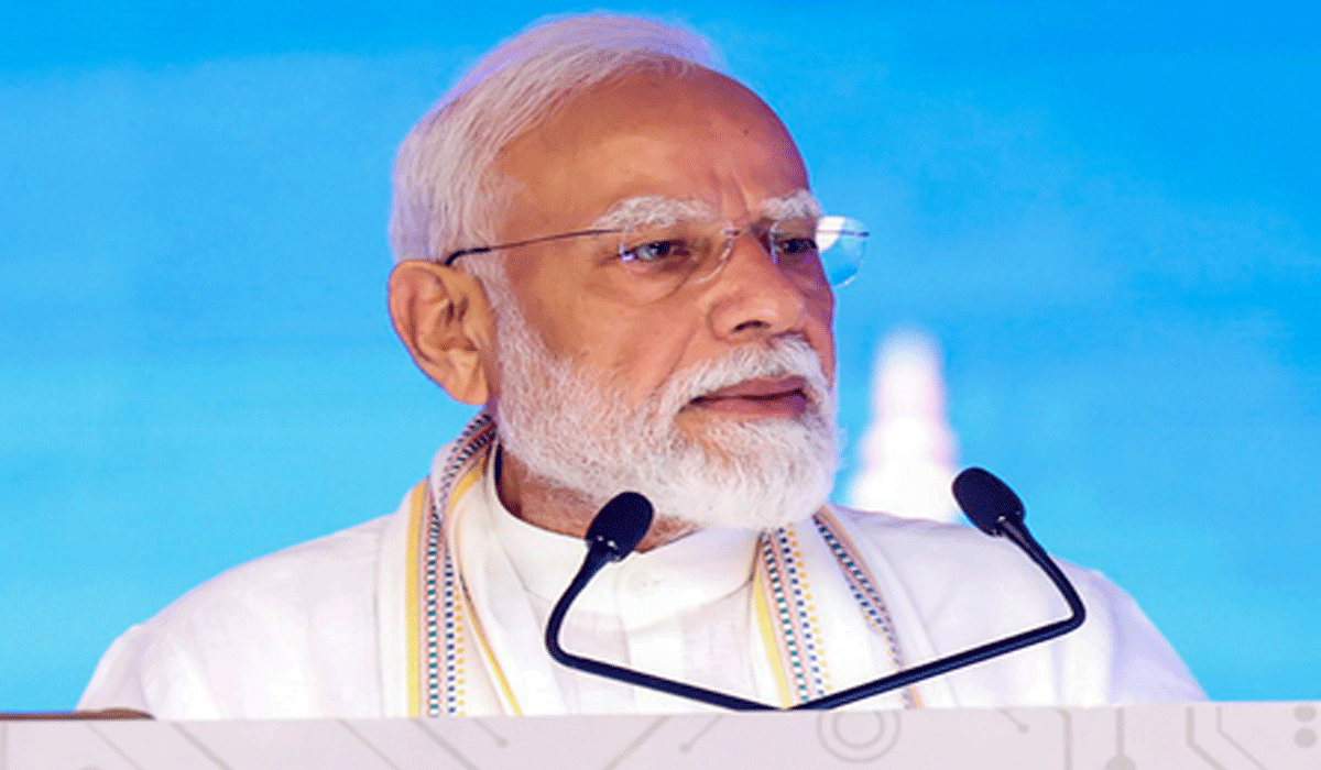 'Security breach' : 2 imposters held, gun seized, hours before PM Modi's Mumbai event