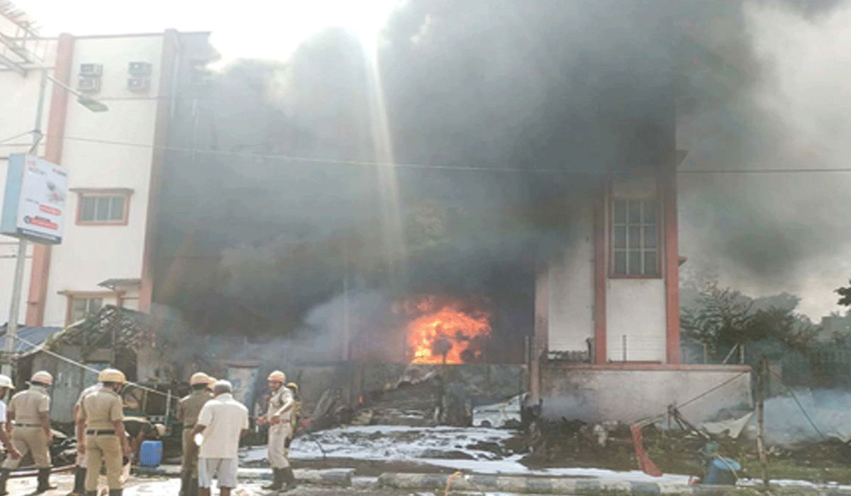 Fire breaks out at CESC office at Bengal's Panihati