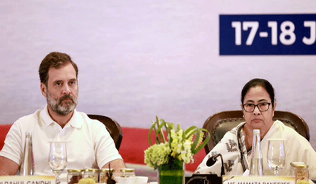 Rahul backs Mamata faction, slams EC over TMC name, symbol freeze; accuses BJP of 'party theft'