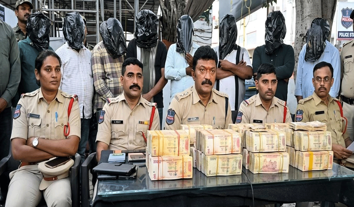 Demonetized Currency Worth ₹1.38 Crore Intercepted in Kazipet; 8 Held, Inter-State Racket Suspected