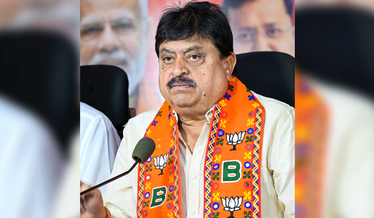 Telangana BJP chief detained on way to Jurala project amid farmers stir