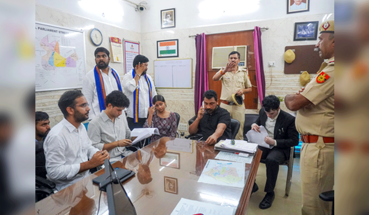 CJP stir on attack on protestor's dad: Delhi Police promises to add stringent Sections to FIR within 72 hours
